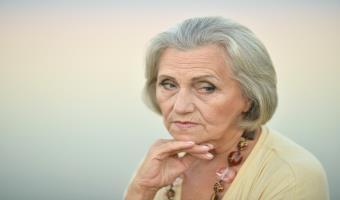 Understanding Alzheimer’s: Early Signs and Care Tips